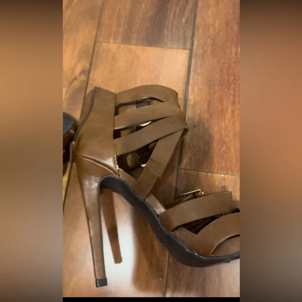 Mossimo - Picture 10 of 11